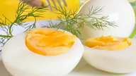 5 manfaat warga emas makan sebiji telur pada waktu pagi.