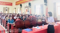 Comuna de Hong Quang: 120 famílias envolvidas na produção de alimentos, criação de gado e processamento receberam treinamento em segurança alimentar.