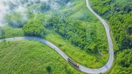 Der vil blive foretaget en investering på 2,35 billioner VND i udvidelsen af ​​National Highway 24, der forbinder turistområdet Mang Den.