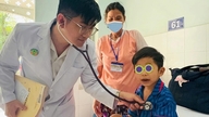 En 3-årig dreng blev diagnosticeret med medfødt hjertesygdom under en screening på National Sundhedsdag og modtog 100 % behandlingsstøtte.