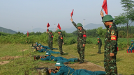 Latihan menembak langsung di lapangan latihan Suoi Nuoc Mo pada tanggal 20 April.