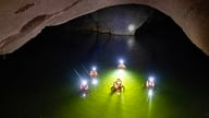 Sjælden hule med et 350 meter højt vandfald opdaget i Phong Nha - Ke Bang.