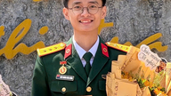 Wyjątkowe przymioty prymuska Tran Truong Cong Cuong w dwóch różnych mundurach.
