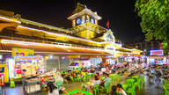 Ho Chi Minh City lancerer Cho Lon-natmarkedet, der er åbent fra kl. 18.00 til midnat.