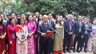 Una delegación de vietnamitas ejemplares residentes en el extranjero ofreció incienso para rendir homenaje a los reyes Hung.