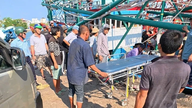 ឡាំដុង៖ មនុស្សពីរនាក់ត្រូវបានជួយសង្គ្រោះទាន់ពេលវេលាពីការថប់ដង្ហើមដោយសារឧស្ម័ននៅលើទូកនេសាទមួយ។