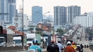 Kuuma sää ja "kultainen sade" vaihtuivat Hung-kuninkaiden muistopäivänä Ho Chi Minh Cityssä.