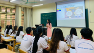 인공지능 시대의 교사 연수: 핵심 가치를 지키면서 디지털 역량을 갖추도록 지원합니다.
