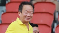 Prezes Hien inwestuje 1 miliard VND w klub Da Nang FC, aby pomóc mu uniknąć spadku.