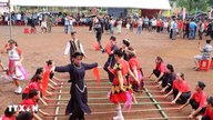 Temui budaya tradisional kumpulan etnik Tay yang kaya dan tersendiri.