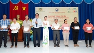 Binh Hoa Kommune hylder dem, der bidrog til revolutionen.