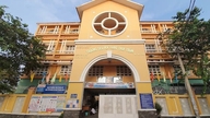 The Ministry of Health is investigating the case of 25 suspected food poisoning incidents at Dang Thuy Tram Primary School in Ho Chi Minh City.