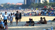 Turyści tłumnie przybyli do Da Nang i Hoi An, aby świętować święto przypadające 30 kwietnia.