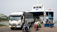 Sebuah Syarikat Saham Gabungan Feri Giang telah mengatur 32 feri untuk melayani penumpang semasa cuti umum 30 April dan 1 Mei.