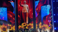 Uma vibrante celebração das "Canções de Amor à Pátria" no coração da cidade de Ho Chi Minh.
