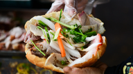 Länsimaiset turistit ovat ylistäneet banh mi -leipää parhaaksi, mitä he ovat koskaan syöneet Vietnamissa.
