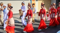 Ponagar Kulesi Festivali 2026'da kutsal su taşıma ritüeline tanık olun.