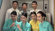 Vietnamesiske læger ydede straks akut behandling til en passager med ansigtslammelse på en flyvning mellem Hanoi og Paris.