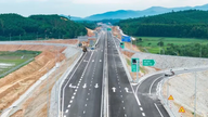 Motorvejen Quang Ngai - Hoai Nhon åbnede for trafik den 29. april.