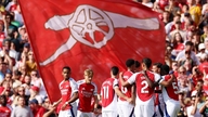 A tragédia dos "gastadores" londrinos: o Arsenal terminou em segundo lugar, o Tottenham foi rebaixado.