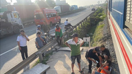 Seorang pejalan kaki cedera selepas dilanggar kereta api di Lai Khe.