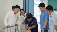 Da Nang Hospital tilbyder træning i hjerte-lunge-redning (HLR) til over 340 læger.