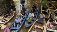En gruppe på næsten tusind MICE (møder, incitamenter, konferencer og udstillinger) turister fra Indonesien er besatte af durian.