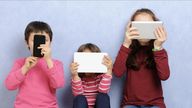 Sebanyak 87% anak berusia 12-17 tahun di Kota Ho Chi Minh menggunakan internet rata-rata selama 5-7 jam per hari.