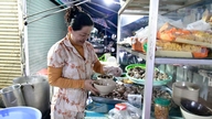 ការជួញដូរយប់វែងៗដើម្បីចិញ្ចឹមជីវិត។