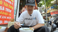 Turis Amerika mencoba 6 jenis pho berbeda dalam satu hari di Hanoi dan menemukan sesuatu yang mengejutkan.
