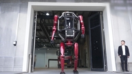 Världens första bemannade "transformerande" robot.