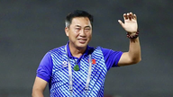 El Becamex Ho Chi Minh City FC se enfrenta a otro gran trastorno: el "general" japonés abandona el cargo y el entrenador Hua Hien Vinh debe enderezar el rumbo del equipo para evitar que se hunda.