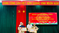 គណៈកម្មាធិការបក្សឃុំទុយភឿក ឃុំតៃសឺន និងឃុំគង់ជ្រូ បានប្រគល់ផ្លាកសញ្ញាបក្សដល់សមាជិកបក្សចំនួន ៤០ រូប។