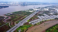 Dong Nai har en 15 km lang allé kaldet 'Nguyen Huu Canh Boulevard'.