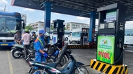 Folk i Ho Chi Minh City skifter entusiastisk til E10 bioethanolbrændstof.