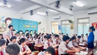 In Da Nang wird ein Projekt umgesetzt, um Englisch zur zweiten Fremdsprache an Schulen zu machen.