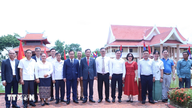 ដំណើរ «វិលត្រឡប់ទៅរកឫសគល់ ដើរតាមគន្លងរបស់លោកប្រធានហូជីមិញ» នៅប្រទេសឡាវ