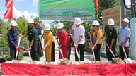 Ho Thi Ky kommune byggede 7 trafikbroer for at fejre præsident Ho Chi Minhs fødselsdag.