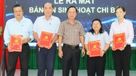 Chau Phong improves the quality of Party branch activities.