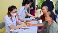Quang Ninh: Pemeriksaan kesehatan dan pengobatan gratis diberikan kepada ribuan orang.