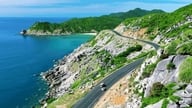 De kustweg Ca Pass - Mui Dien: een 30 km lange route langs de baai en historische bezienswaardigheden.