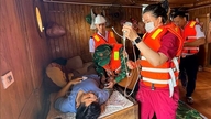 Menyelamatkan nyawa seorang kapten kapal yang mengalami masalah kesihatan di laut.