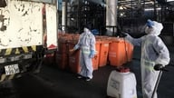 Bandar Raya Ho Chi Minh sedang bereksperimen dengan merawat sisa perubatan menggunakan 'air hampir kritikal'.