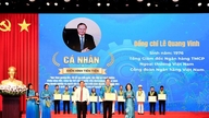 Bankbestuurders geëerd voor het bestuderen en naleven van de ideologie van Ho Chi Minh.