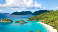 Hvor skal man bo i Nha Trang? De bedste strandhoteller og resorts, der er elsket af turister.