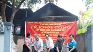 Ung Thien Kommune: Byggeriet af et solidaritetshus for en familie, der er ramt af en brand, begynder.