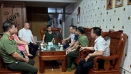 Kepolisian Komune Vinh Thanh: Mobilisasi masyarakat yang terampil untuk mengatasi hambatan dalam pembebasan lahan.