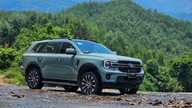 De SUV-markt in het D-segment wordt uitgebreid met een nieuw model op benzine met een hoger prijskaartje, dat concurreert met de Toyota Fortuner.