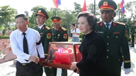 Der blev afholdt en højtidelig minde- og begravelsesceremoni for 80 jordiske rester af vietnamesiske frivillige soldater og eksperter, der døde i Laos.