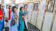 Pameran "Teratai di Batu" di Con Dao merayakan keindahan tak tergoyahkan dari para tahanan politik perempuan.